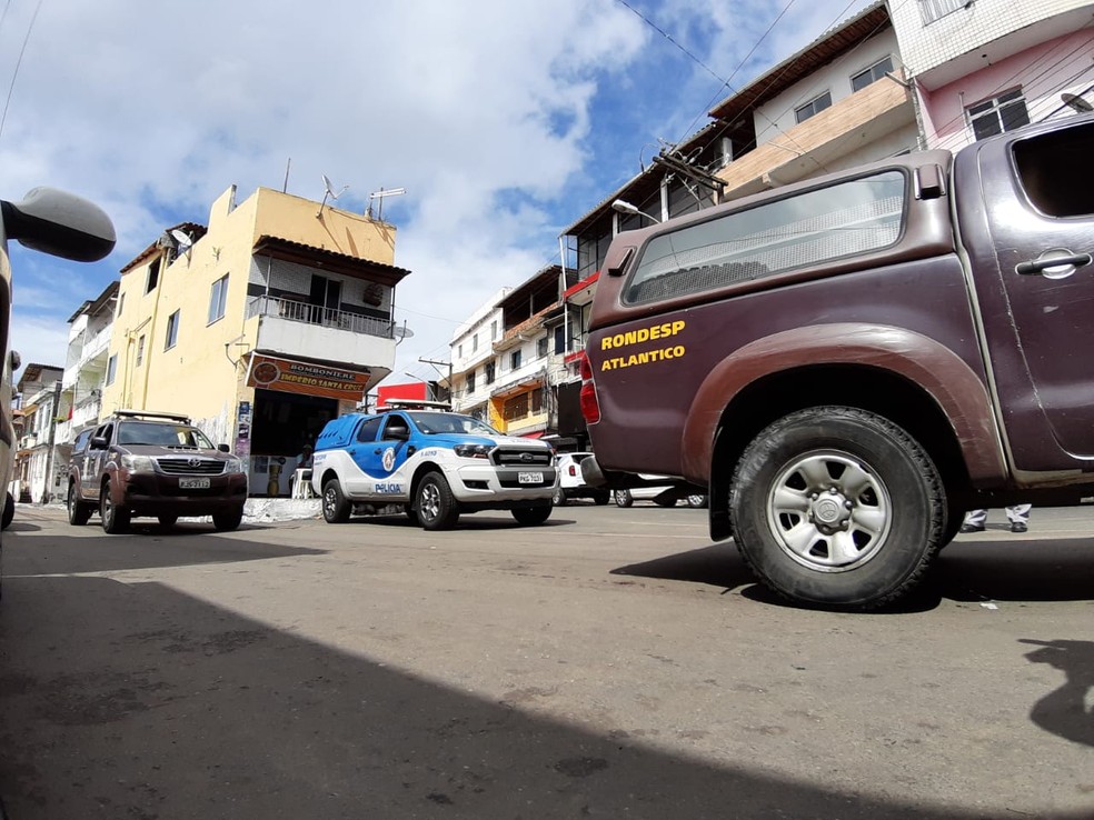Policiamento no bairro de Santa Cruz foi intensificado na manhÃ£ desta sexta-feira (16), em Salvador â?? Foto: Raphael Marques/TV Bahia