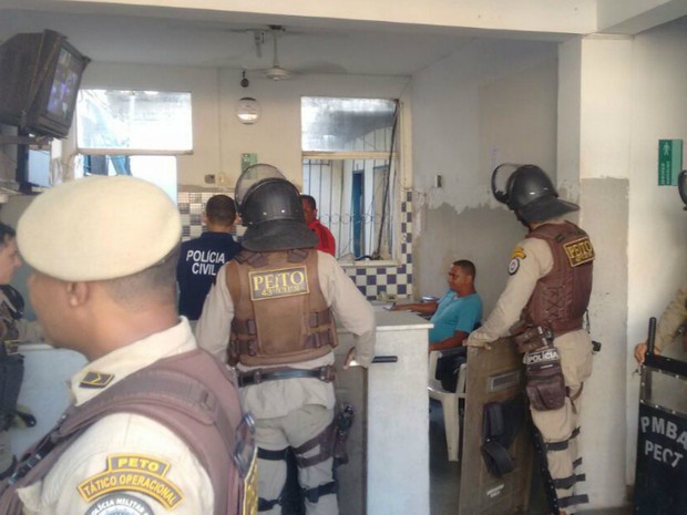 Princípio de rebelião foi registrado na delegacia de Itamaraju (Foto: Danuse Cunha/Itamaraju Notícias)