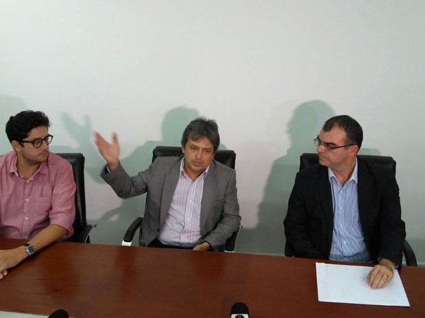 Procurador-geral de Justiça do RN, Rinaldo Reis (centro), que seria um dos alvos do servidor, publicou exenoreção. (Foto: Fred Carvalho/G1)