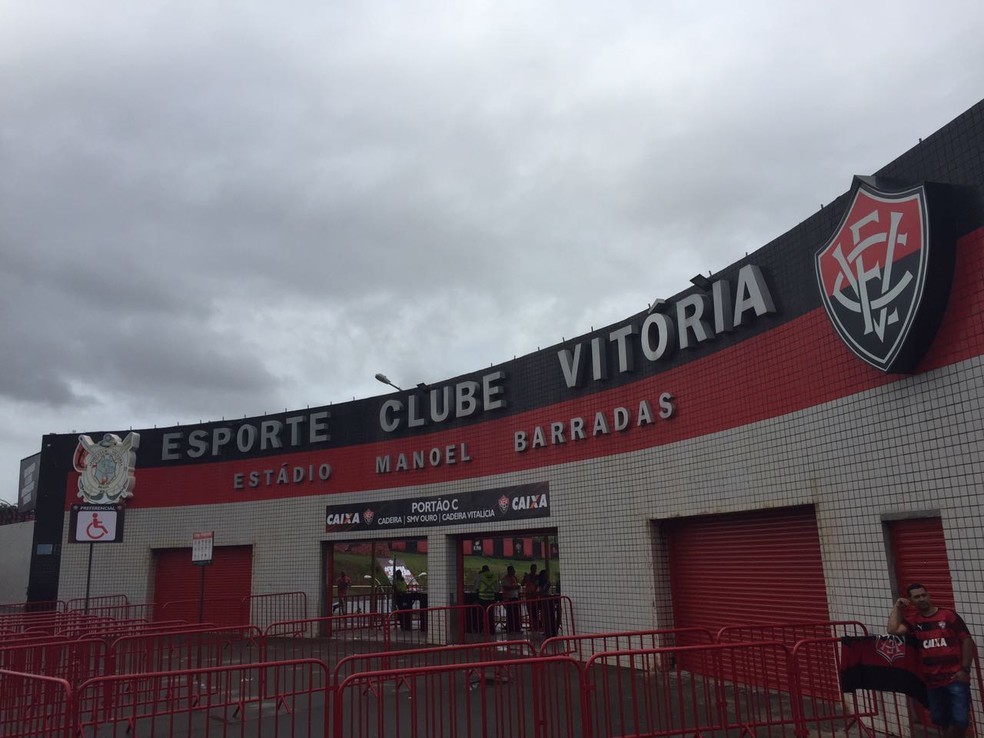 Rubro-Negro enfrenta o Atlético-GO neste domingo (Foto: Marcelo Hazan)