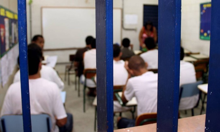Resultado de imagem para Enem é cancelado em 13 unidades prisionais por causa de greves e rebeliões