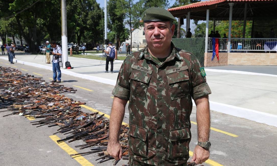 Tenente-coronel Alexandre de Almeida. O militar era a mais importante autoridade do setor no controle de armas que circulam no Rio de Janeiro e EspÃrito Santo Foto: Felipe Cavalcanti / Divulgação / Exército