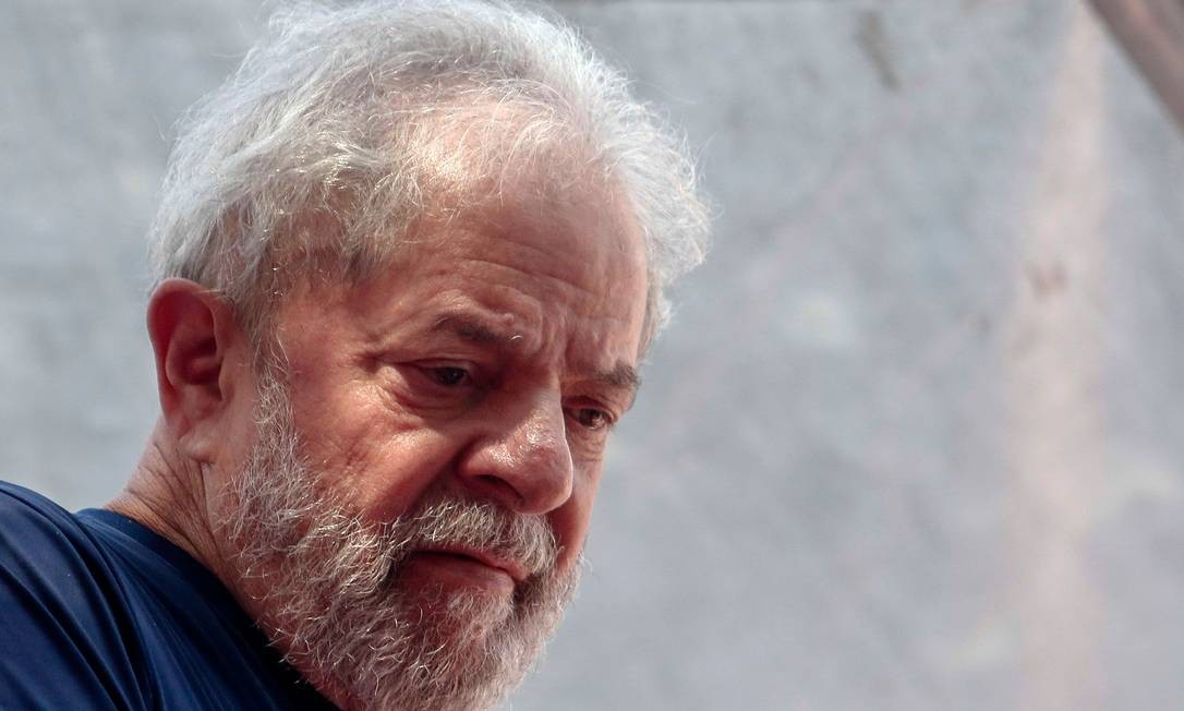 Resultado de imagem para fotoos de lula preso