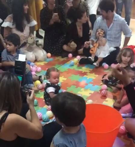 JosÃ© Loreto com a filha no colo