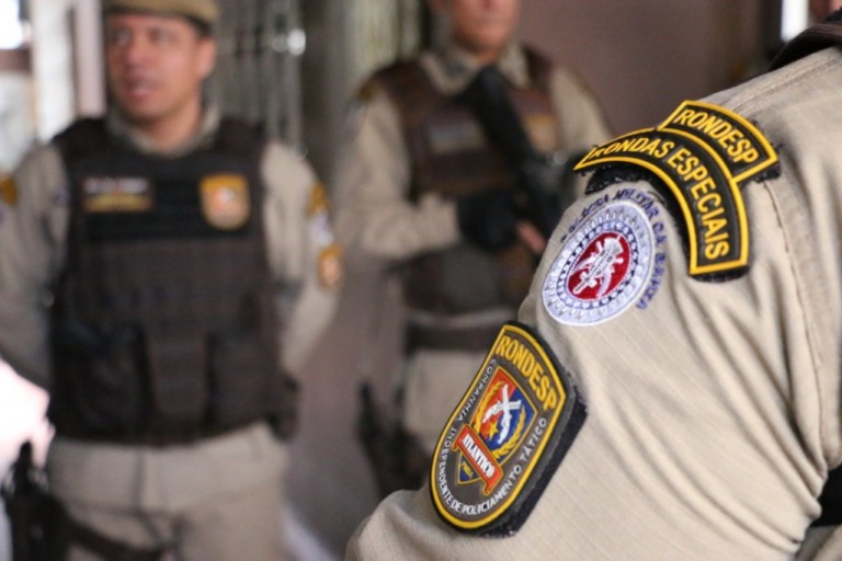 Moradora é feita refém por traficante do BDM que trocou tiros com a Rondesp