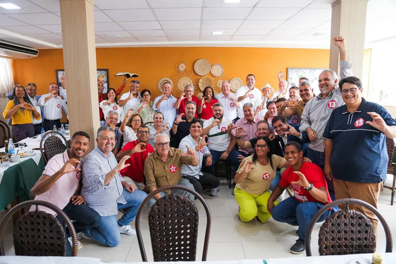 Deputados fazem ato de apoio a Luiz Caetano. Foto: Divulgação