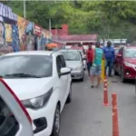 Motoristas aguardam nas longas filas