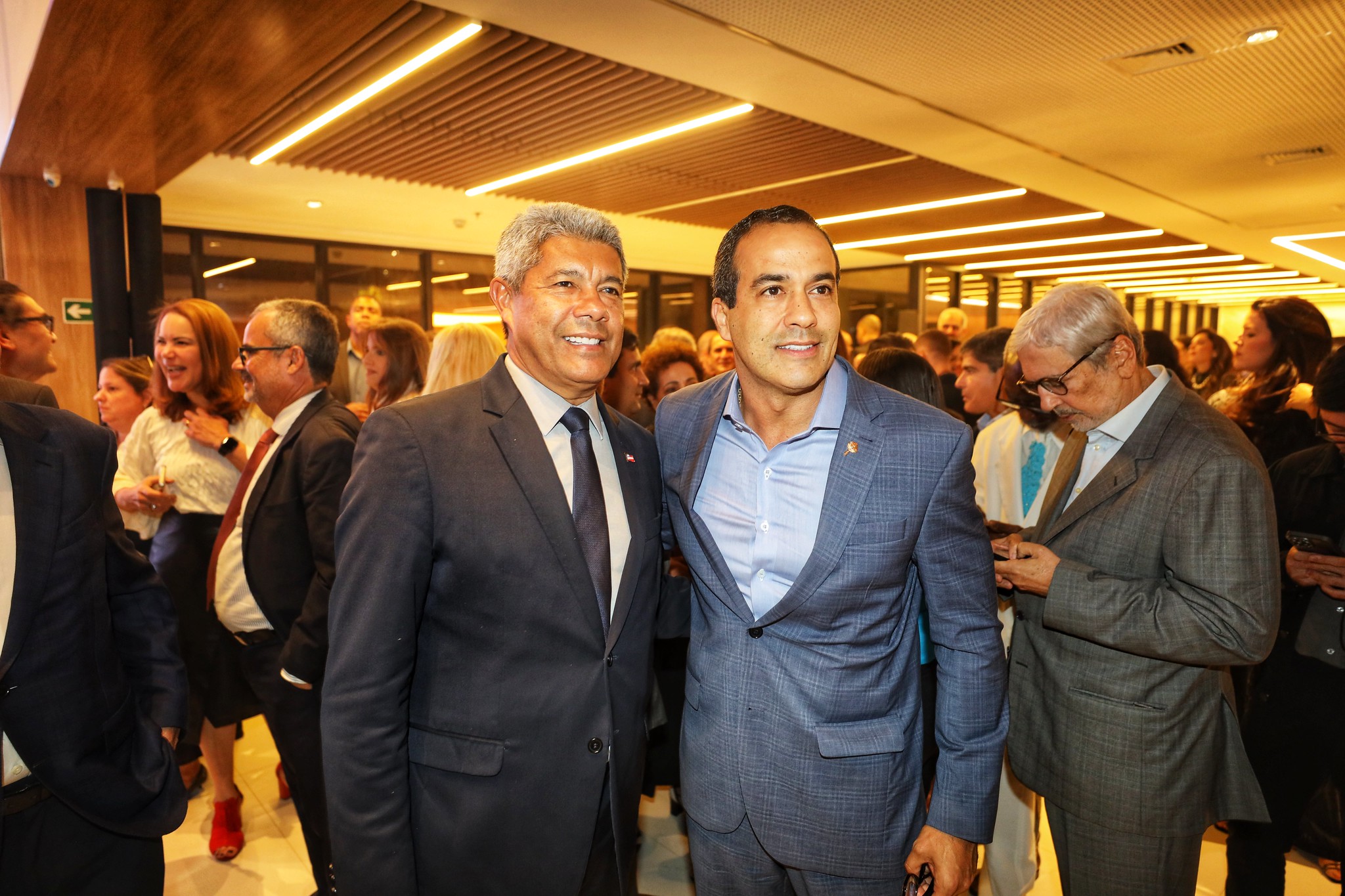 Jerônimo e Bruno tem encontro amistoso durante inauguração de ala de hospital
