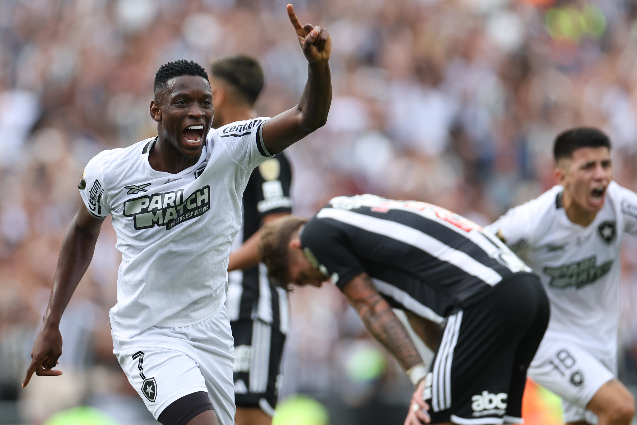 Luiz Henrique abriu o placar para o Botafogo. Foto: Vitor Silva/Botafogo/Divulgação