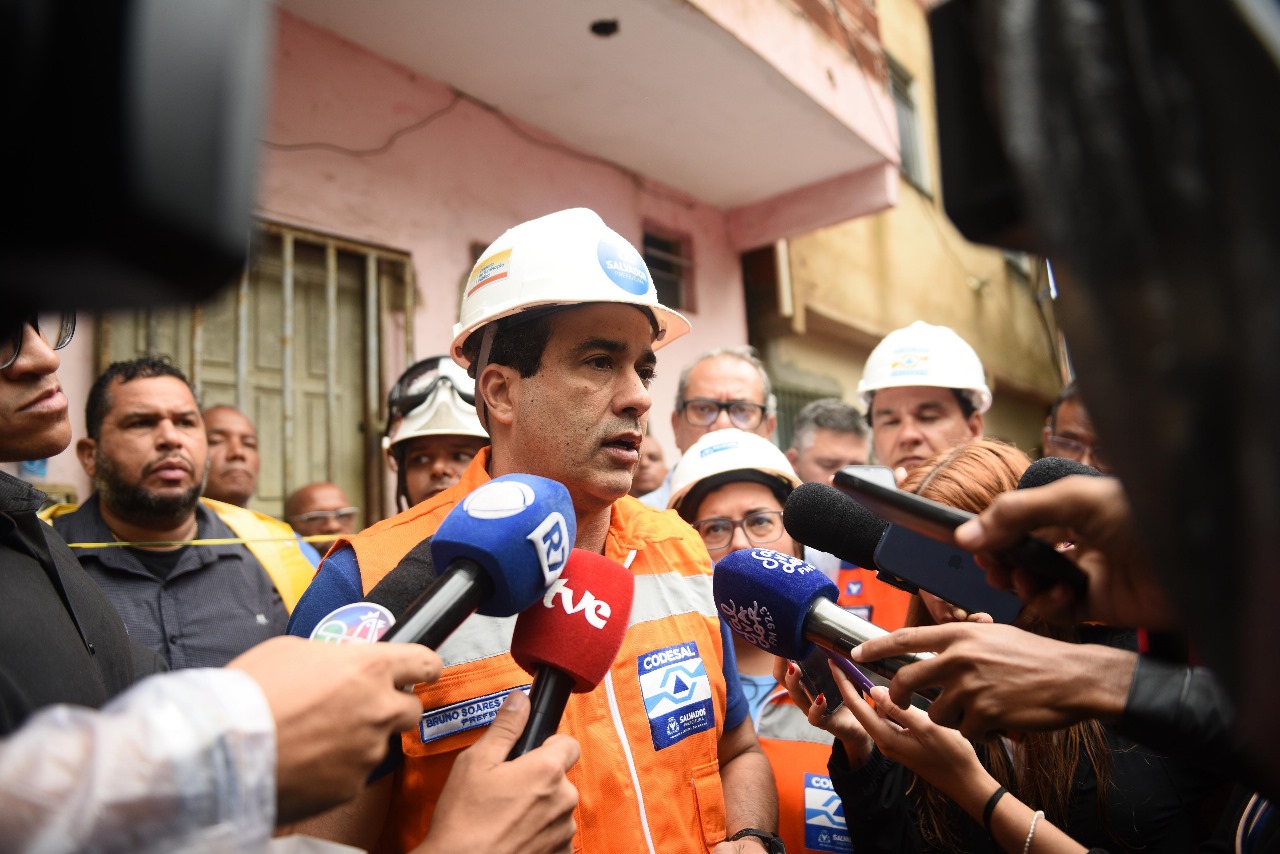 Prefeito Bruno Reis esteve no local da tragédia nesta quarta-feira (27). Foto: Betto Jr./Secom PMS