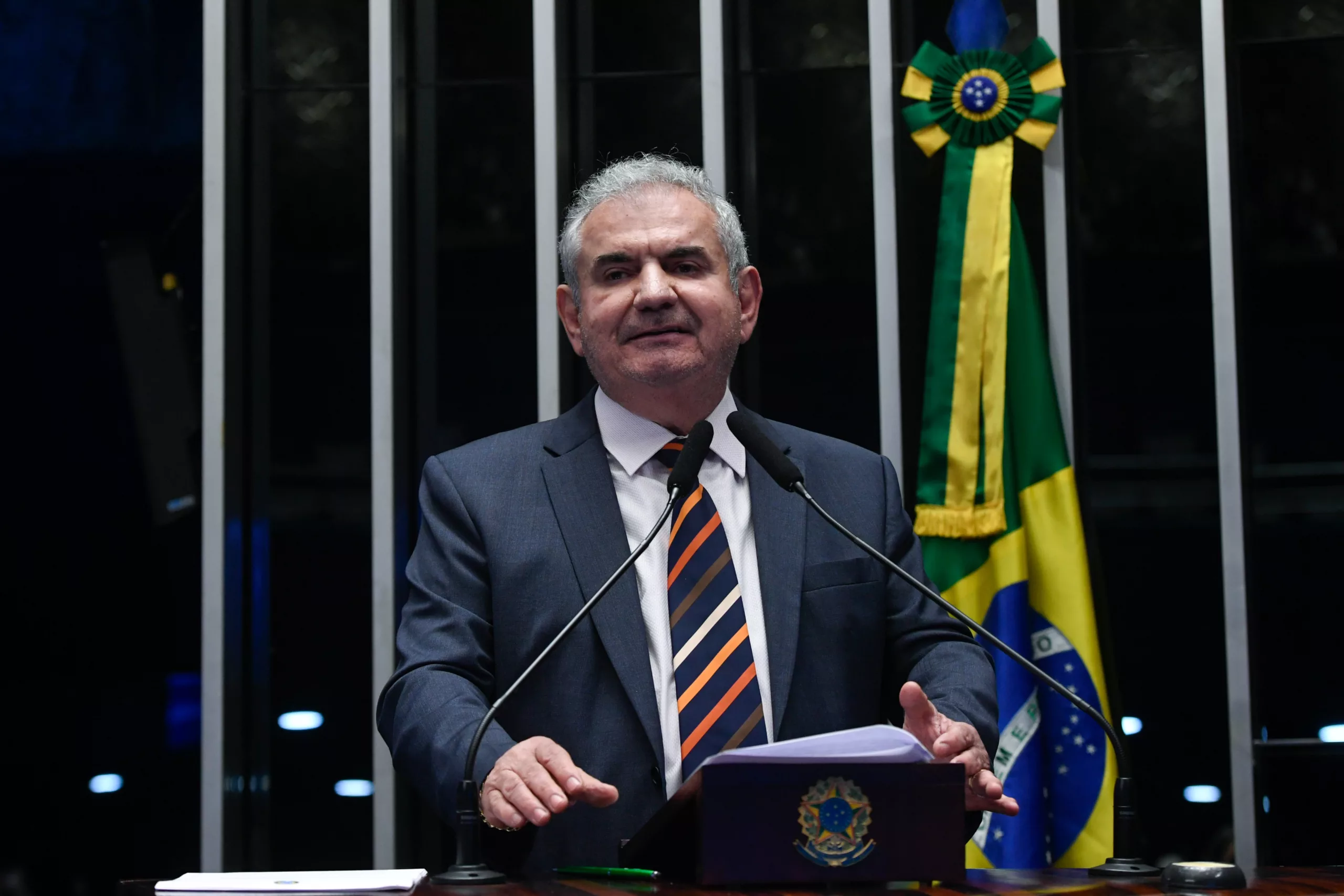 Coronel 'cutuca' PT e brinca com Adolfo durante evento com Kassab Coronel 'cutuca' PT e brinca com Adolfo durante evento com Kassab