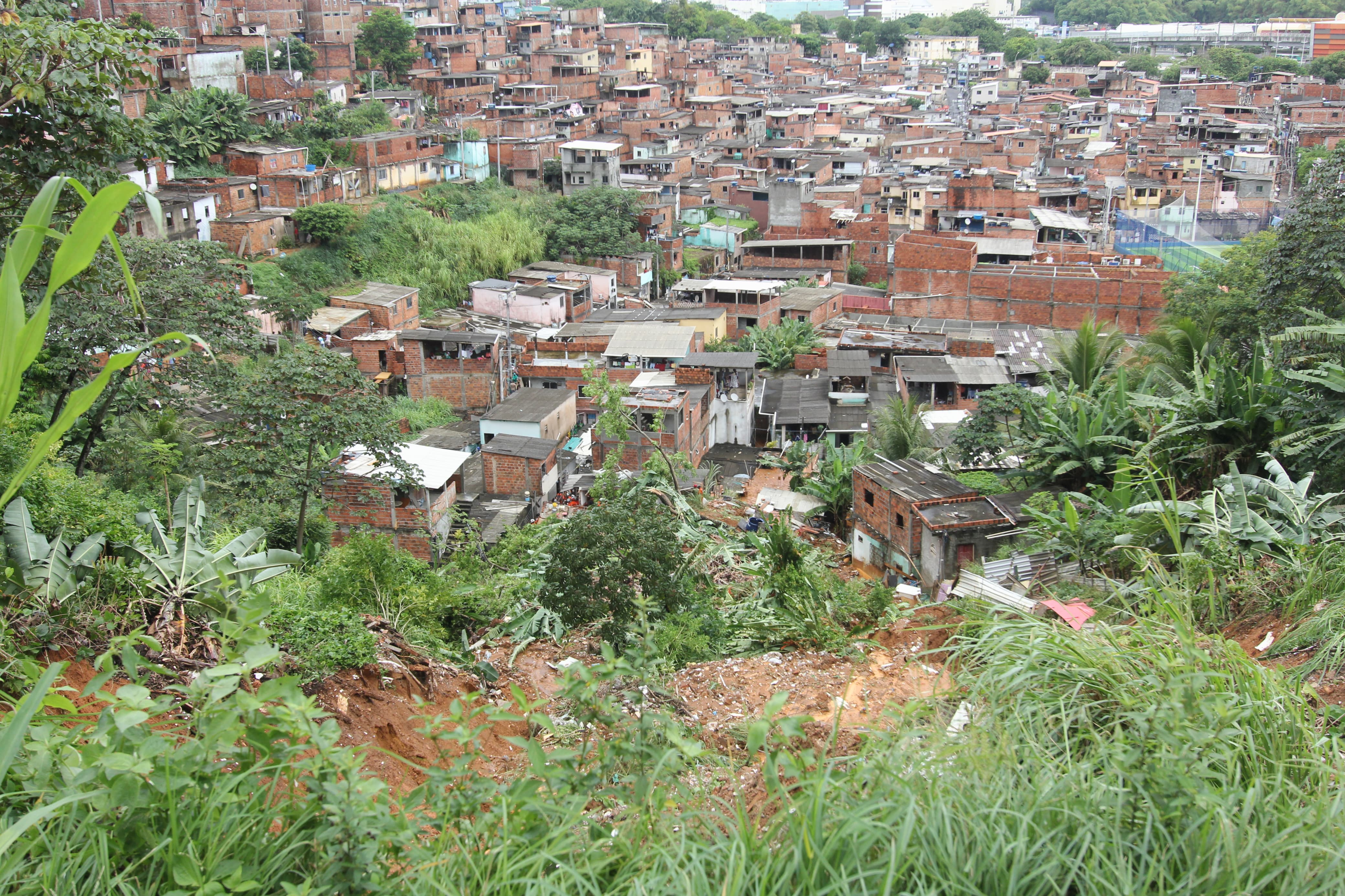 Saramandaia: Cena comovente chama a atenção durante resgate de soterrado