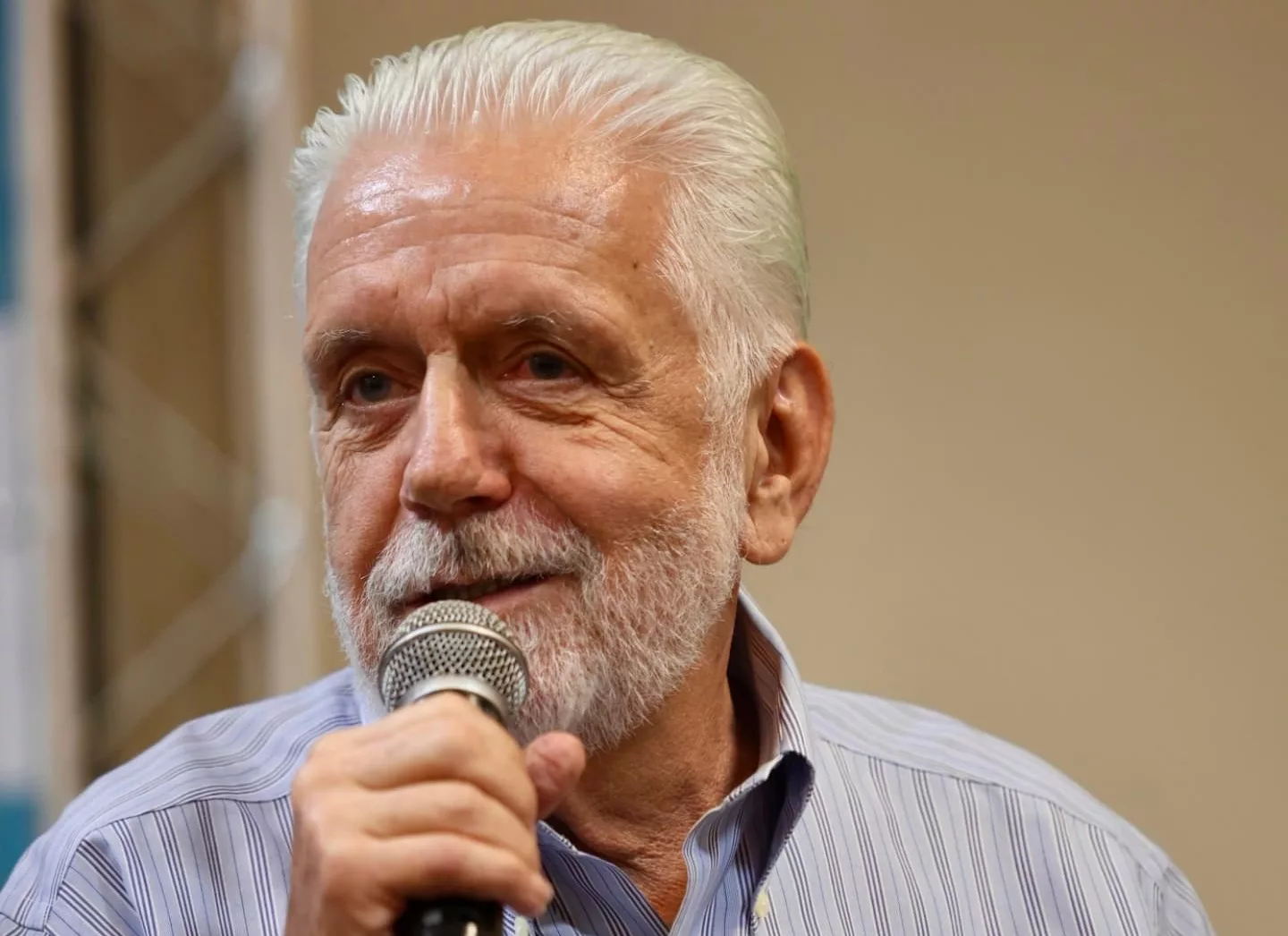 Wagner faz aceno a Elmar após especulações de saída do União Brasil: 'será bem-vindo' Wagner faz aceno a Elmar após especulações de saída do União Brasil: 'será bem-vindo'