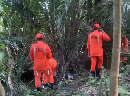 Corpo de garota desaparecida após cair em bueiro é localizado em Dias D'Ávila