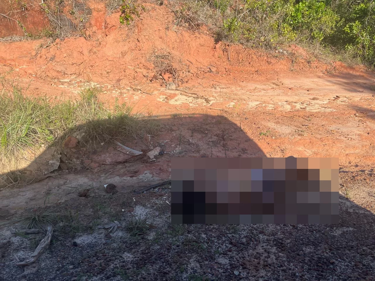 Mulher morta na Estrada da Cetrel