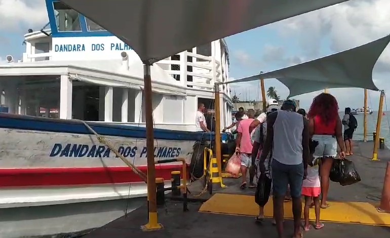 Saiba como está o movimento na Travessia Salvador-Mar Grande neste domingo