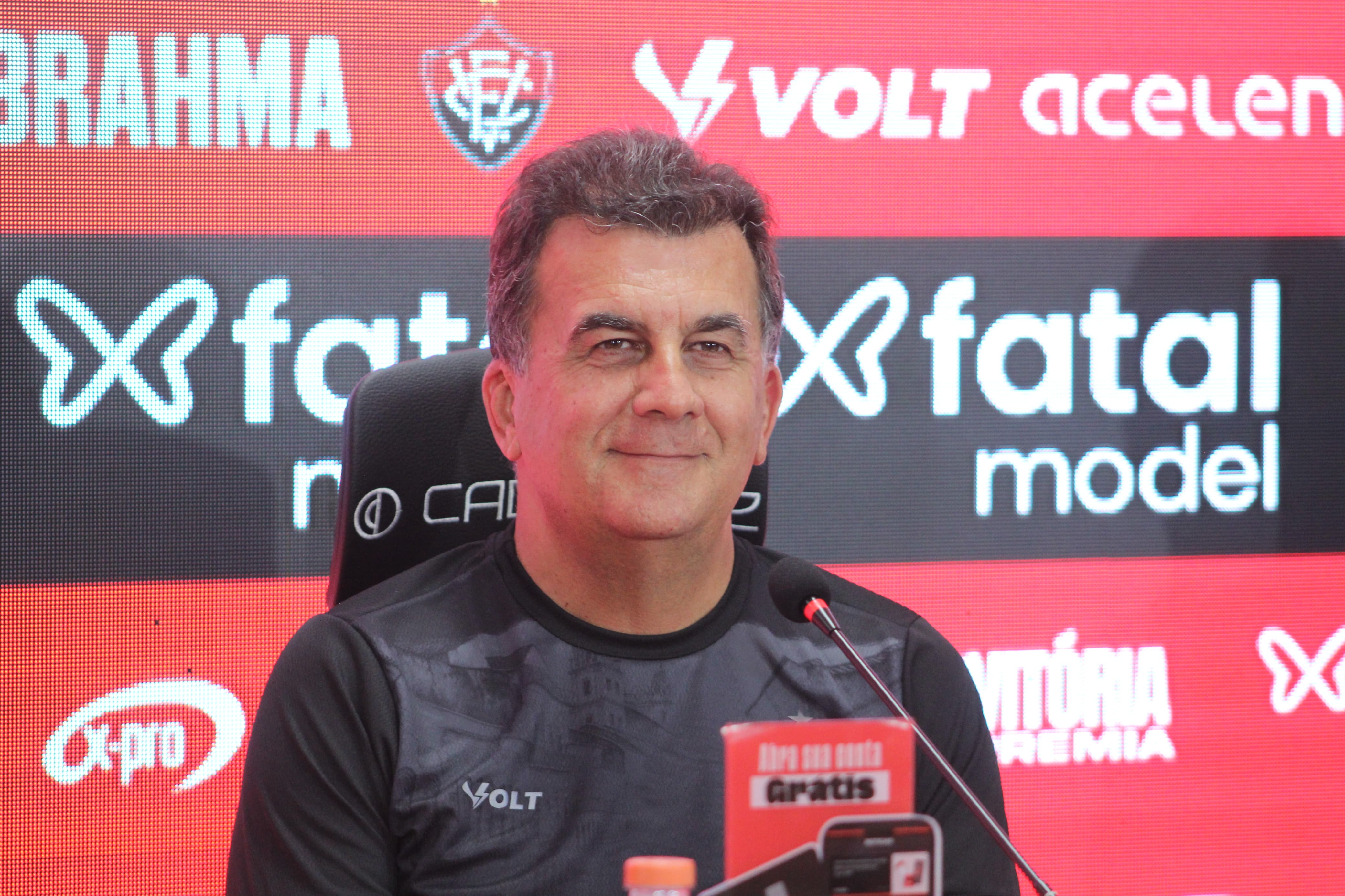 Fábio Mota anuncia rompimento com patrocinador master e revela orçamento do Vitória para 2025