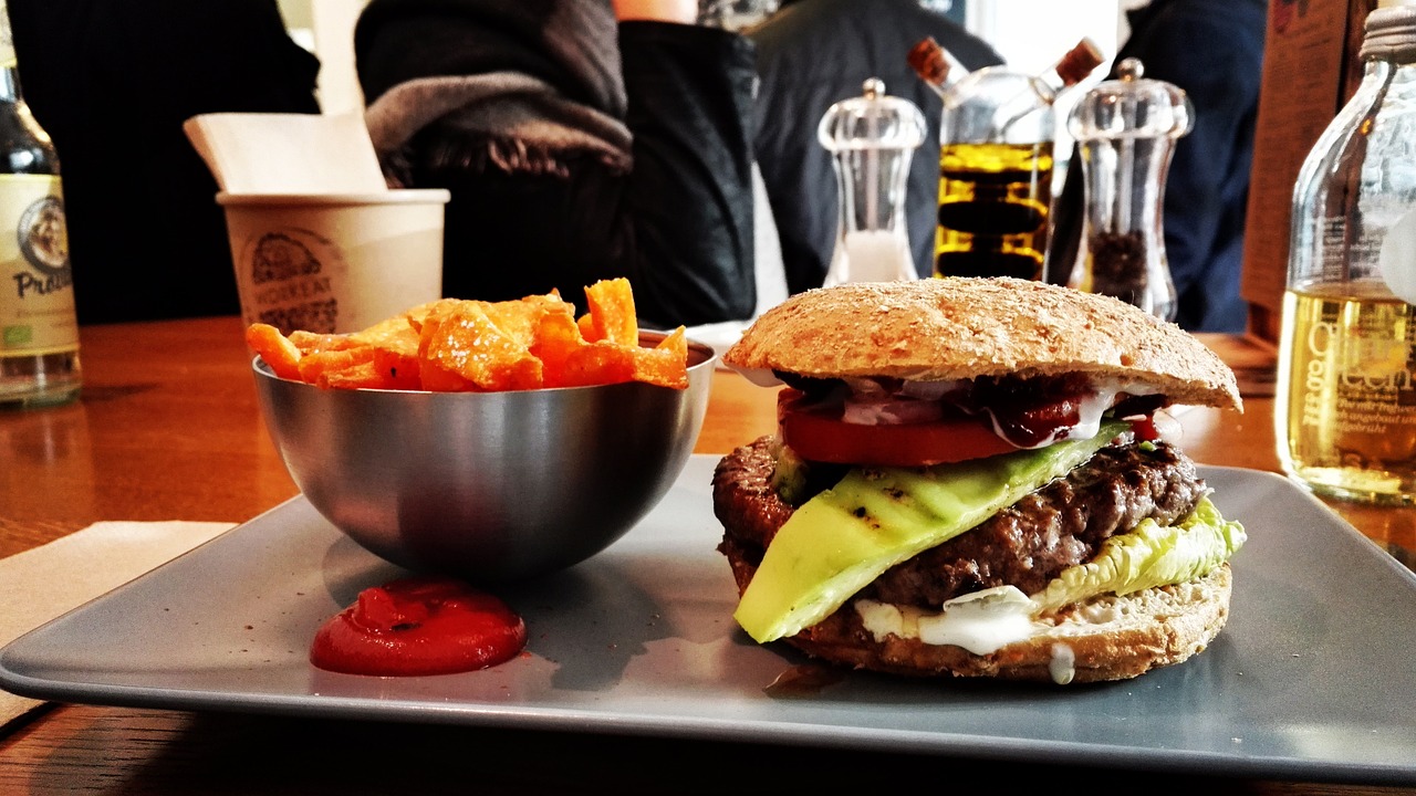 Assembleia libera entrada de alimentos em eventos privados