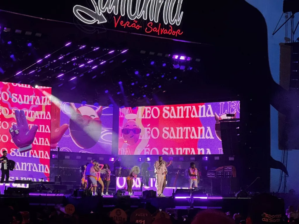 Confira como foi o 'Baile da Santinha' com Leo Santana