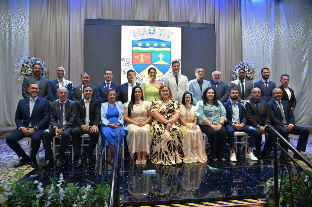 Conquista: Sheila Lemos toma posse na Prefeitura; Câmara define presidente