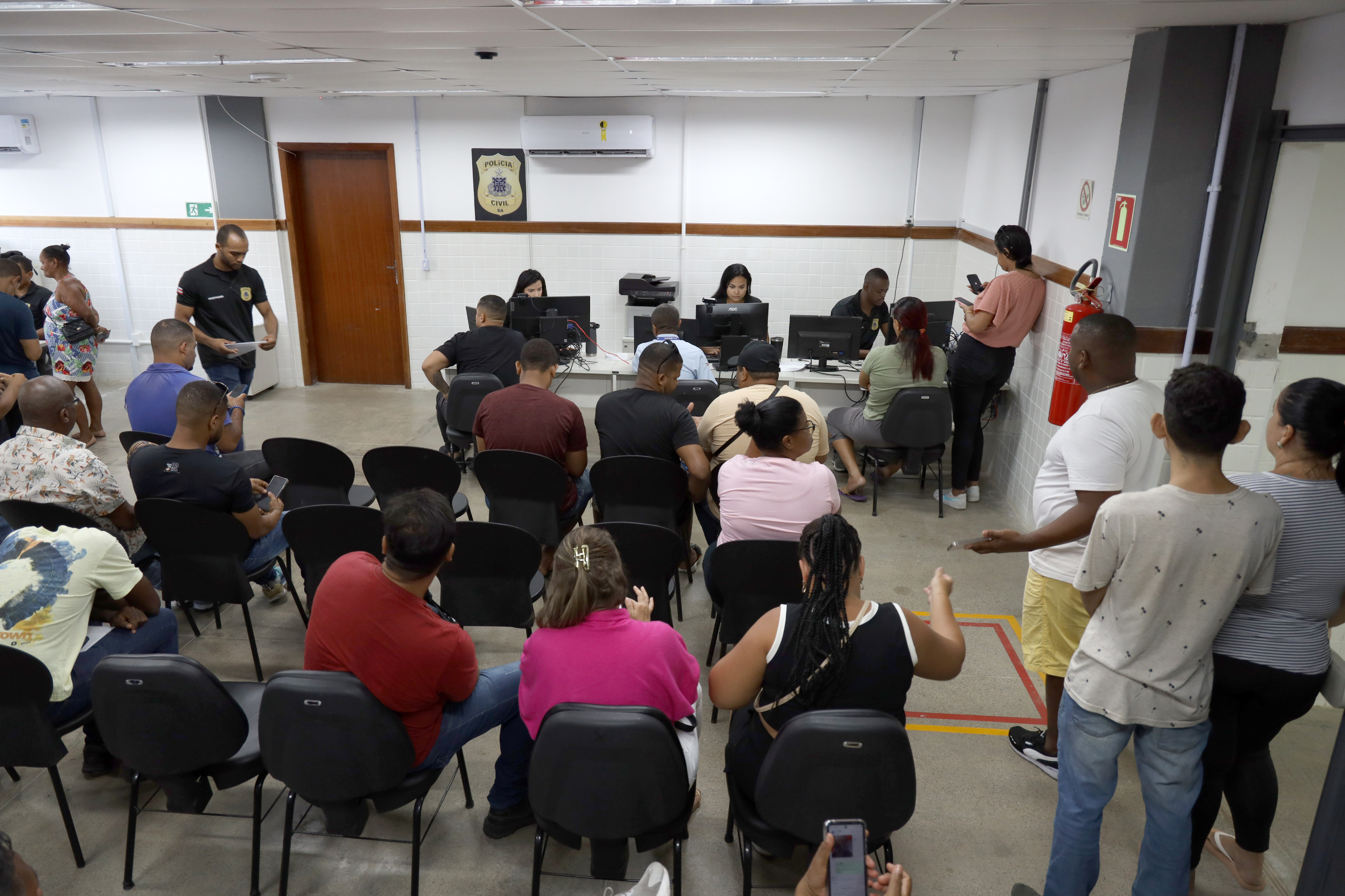 'Mobile': Polícia Civil devolve cerca de 250 celulares recuperados em fase da Operação