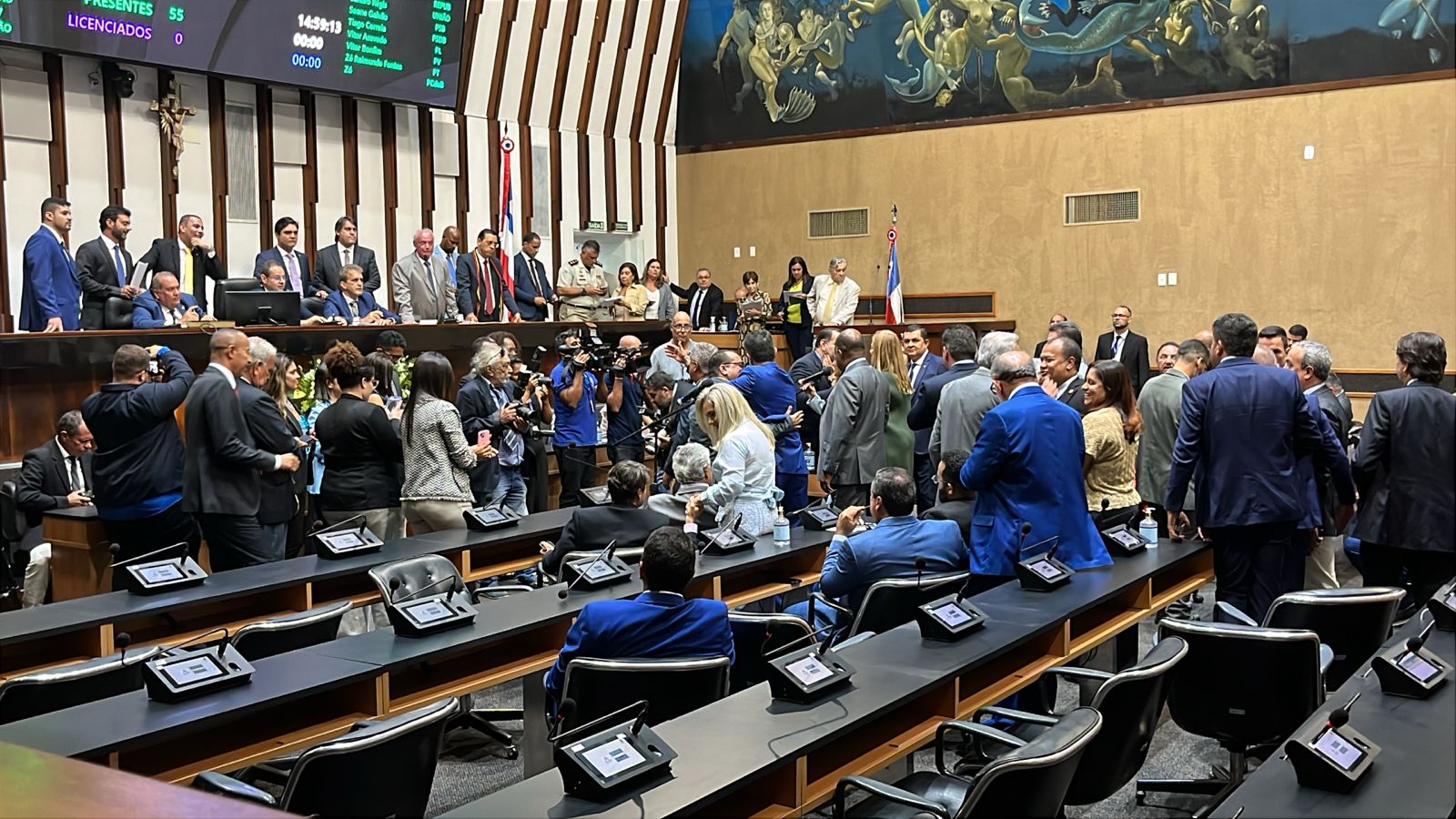 Alba pode promover nova eleição para cargo da Mesa Diretora