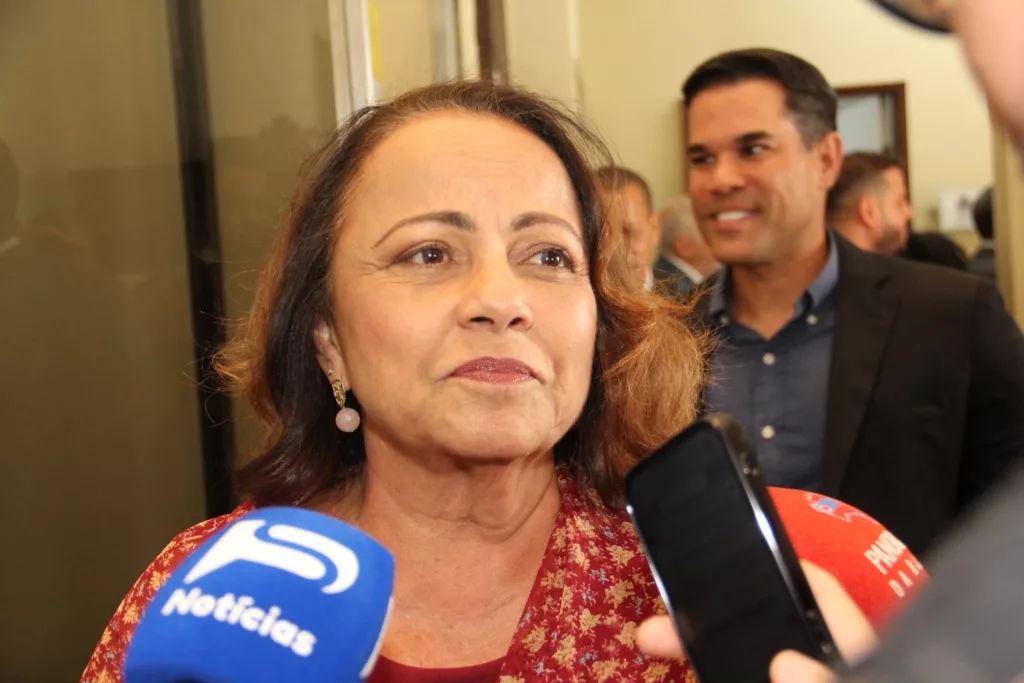 Aladilce Souza