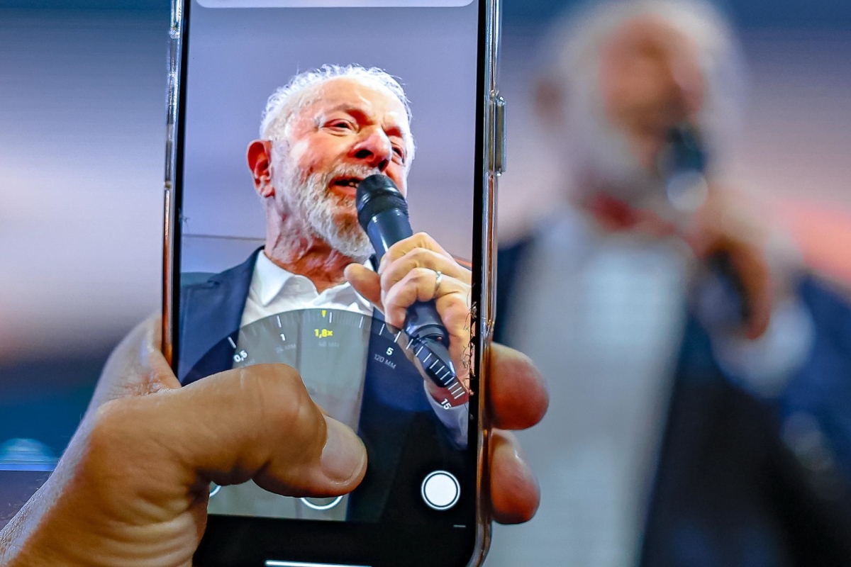 Lula critica a disseminação de notícias falsas e decreta: 'vamos derrotar as mentiras'