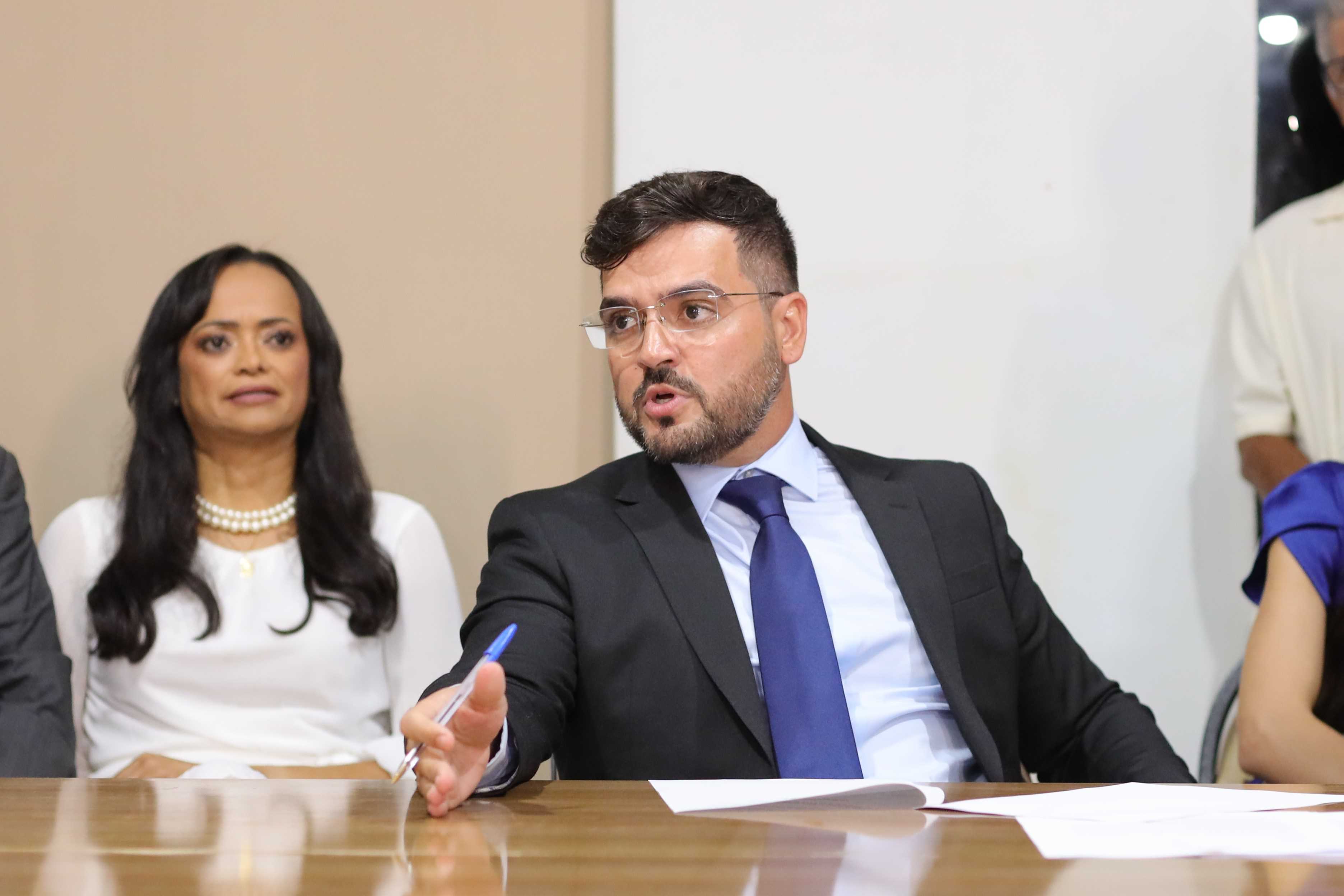 Ilhéus: um mês após assumir, refeito decreta situação de emergência administrativa