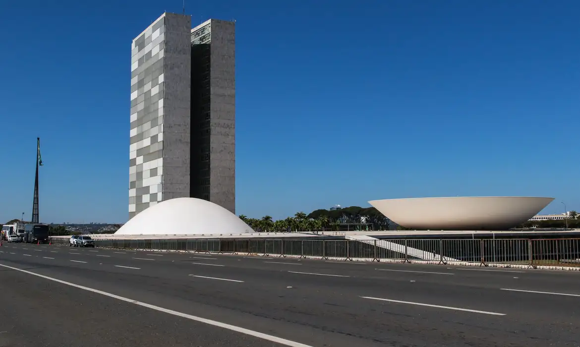 Congresso define presidentes da Câmara e do Senado em eleição neste sábado