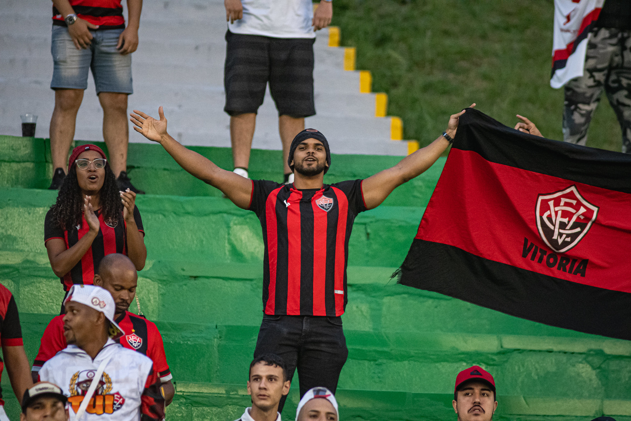 Torcida do Vitória protesta contra preço dos ingressos para a partida contra o Flamengo