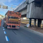 Motofaixa sendo implantada na Avenida Bonocô. Foto: Divulgação/ Transalvador