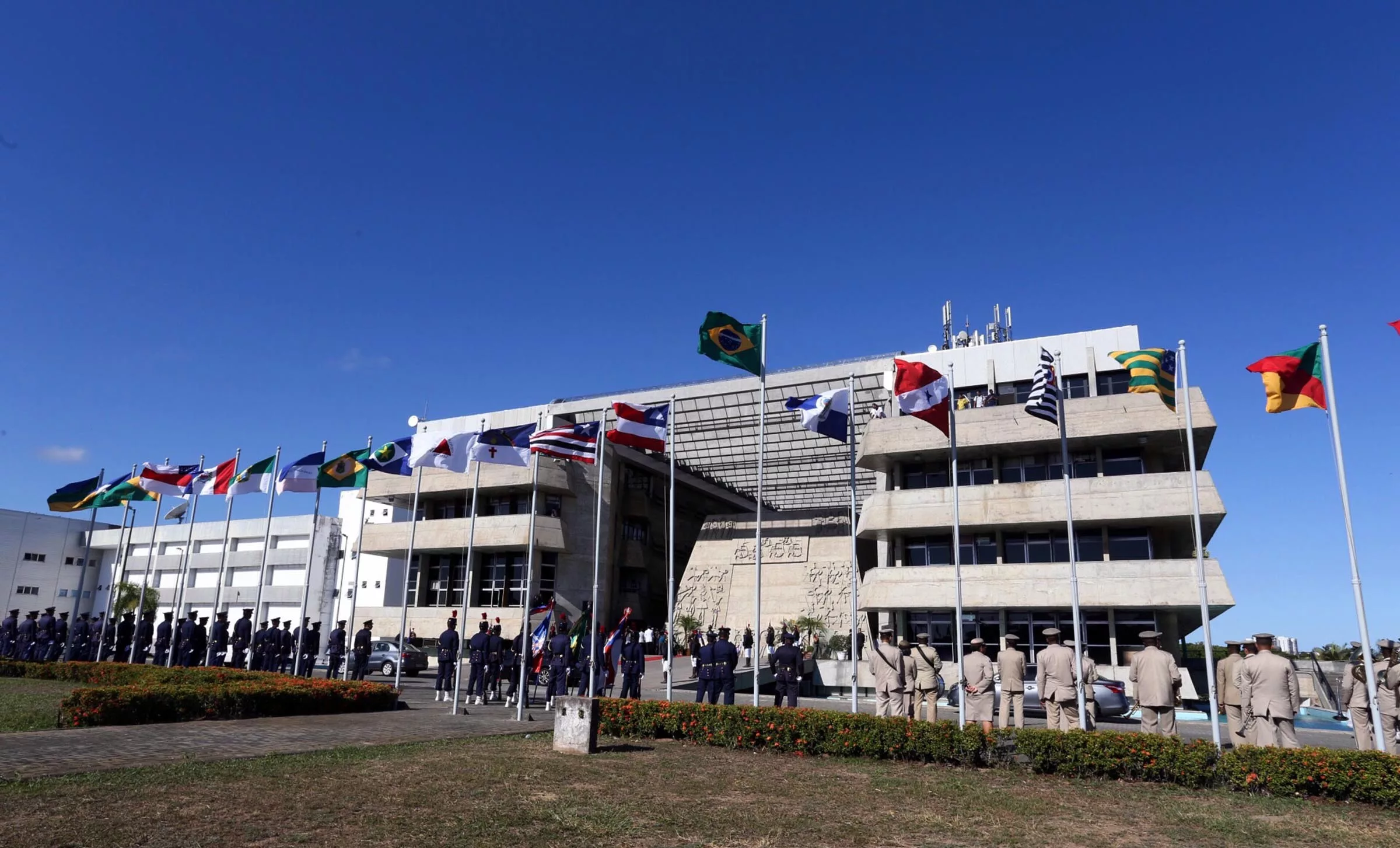 Deputado da Alba propõe fim da escala 6x1 para servidores do Estado