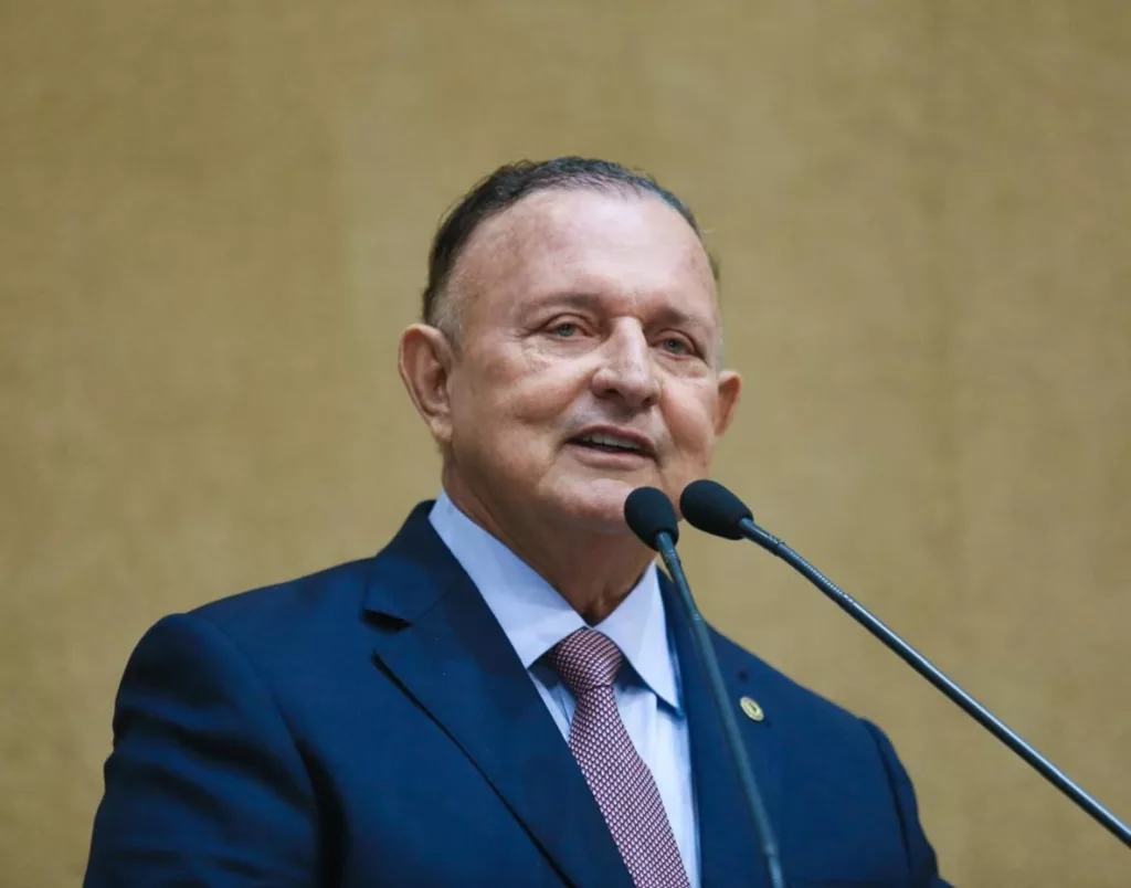Saiba qual será o destino de Adolfo Menezes após ser ser afastado da Presidência da Alba