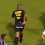 Jogo entre Jacuipense e Bahia. Imagem: TVE Bahia/Reprodução