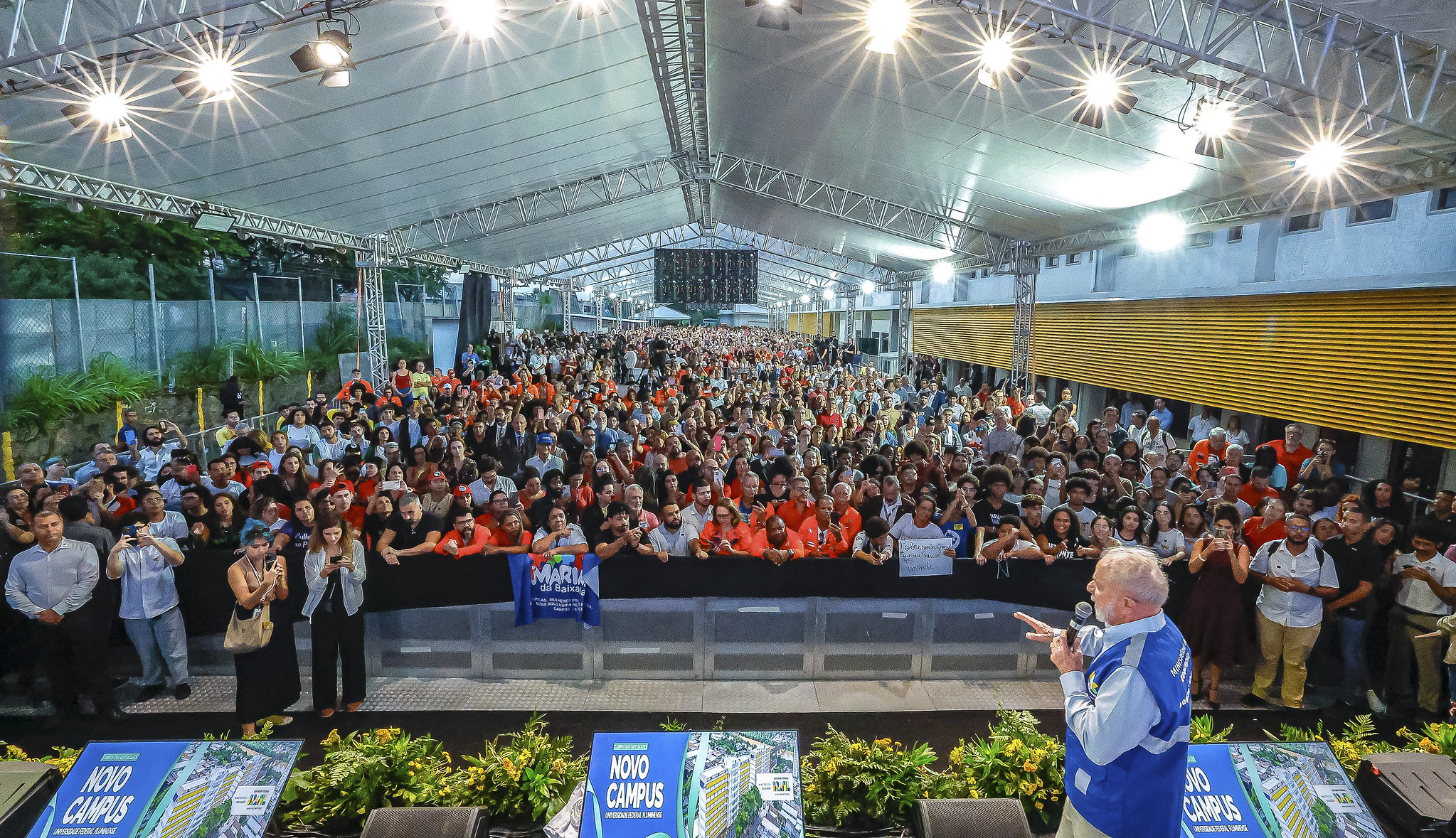 Elite brasileira deveria 'se olhar no espelho e ter vergonha', dispara Lula