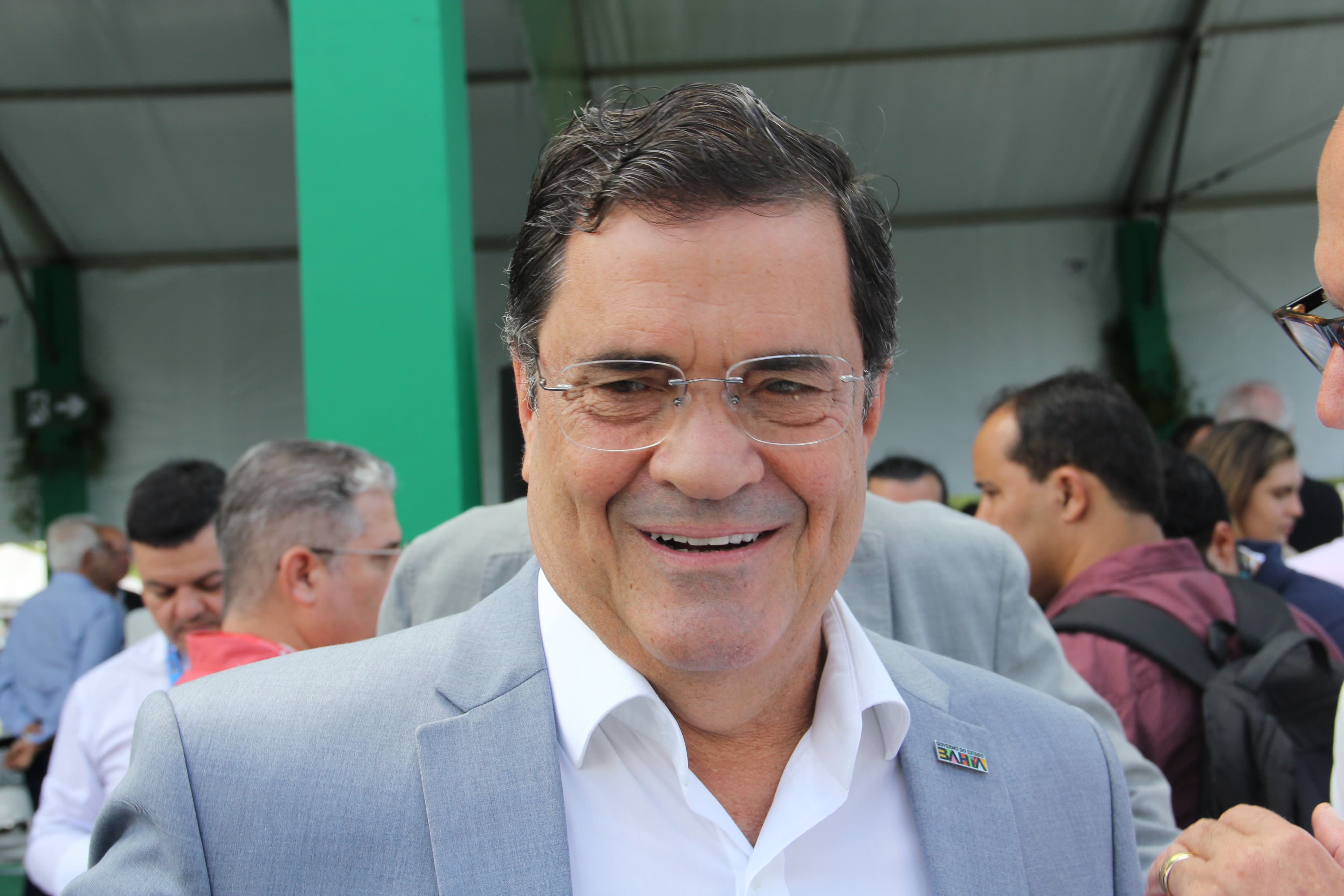 Ângelo Almeida diz que chegada de fábricas à Bahia fortalece geração de empregos