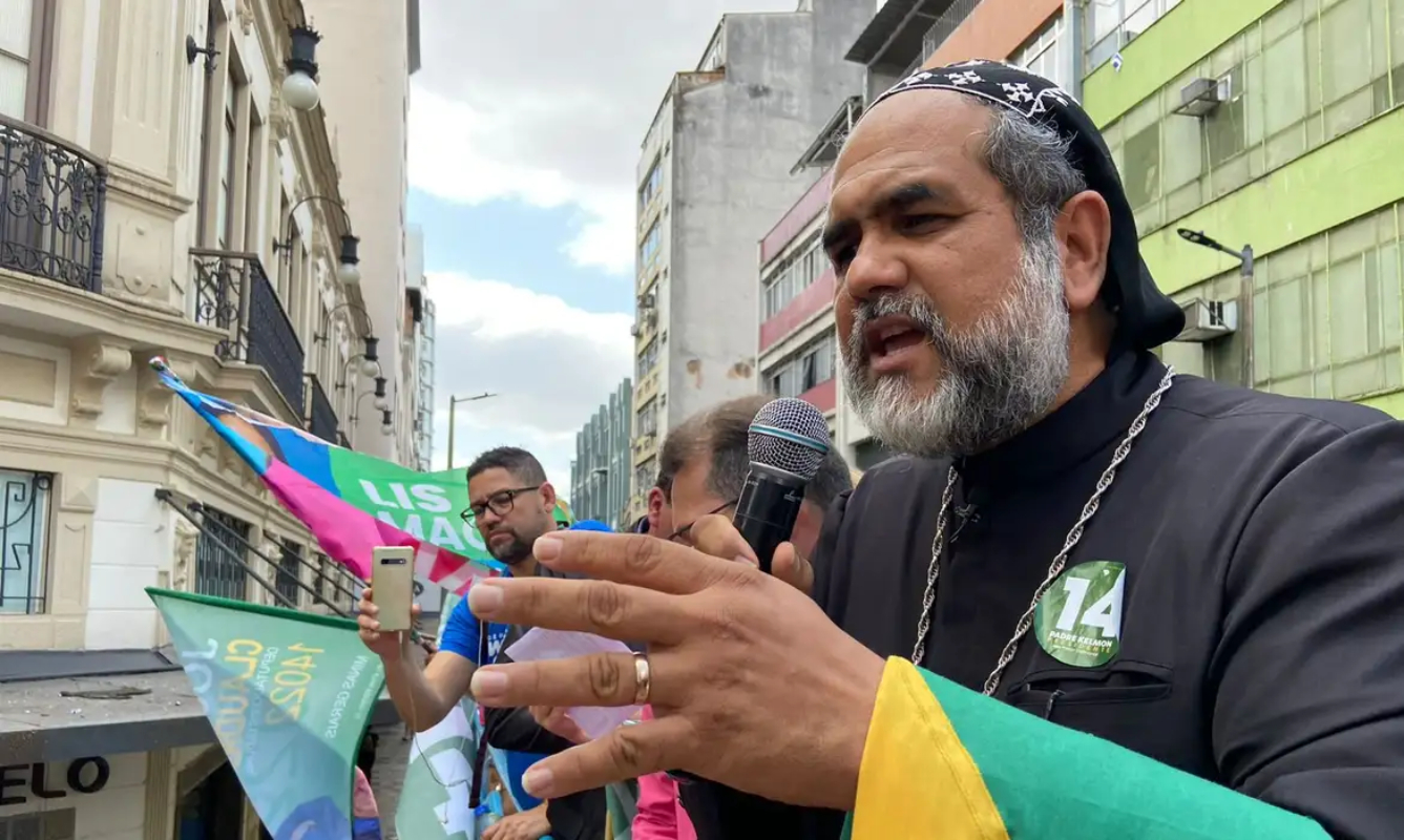 Padre Kelmon critica presença de Lula no funeral de Francisco: 'senhor deveria ter bom senso'