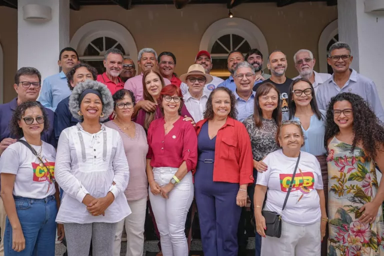 Jerônimo Rodrigues tem almoço com centrais sindicais no Palácio de Ondina