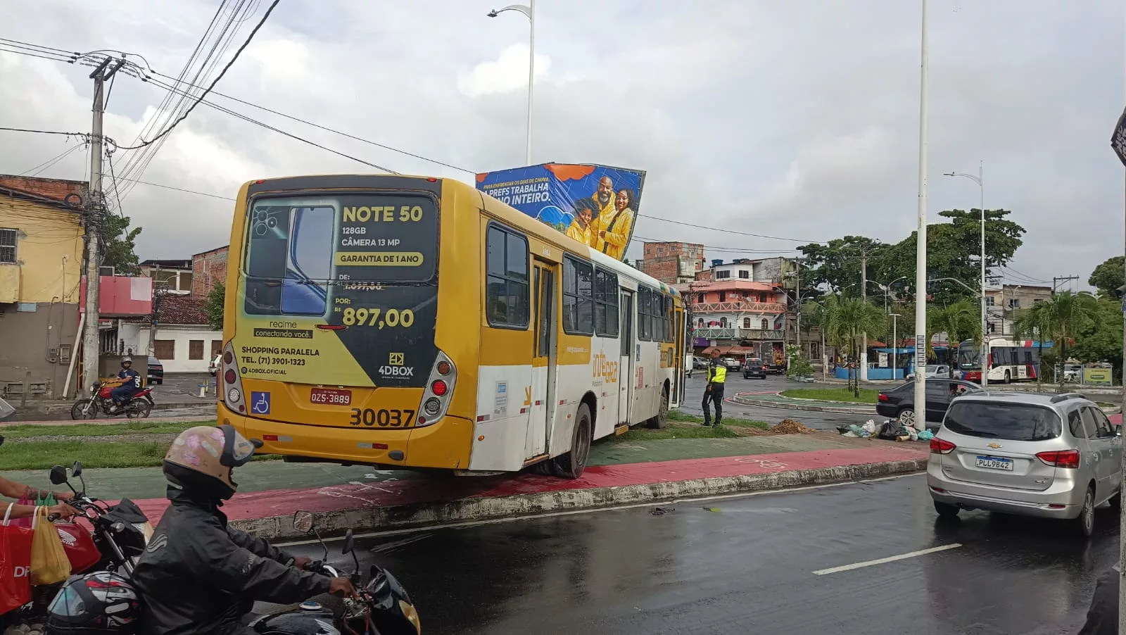 Acidente com ônibus na Suburbana Acidente com ônibus na Suburbana