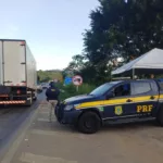 Ponte sobre o Rio Jequitinhonha é totalmente interditada