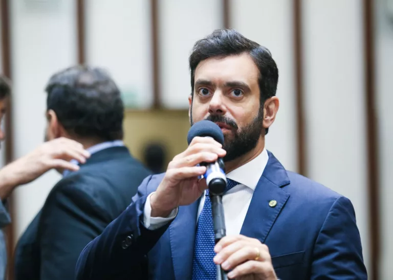 Líder da Oposição na Alba, Tiago Correia