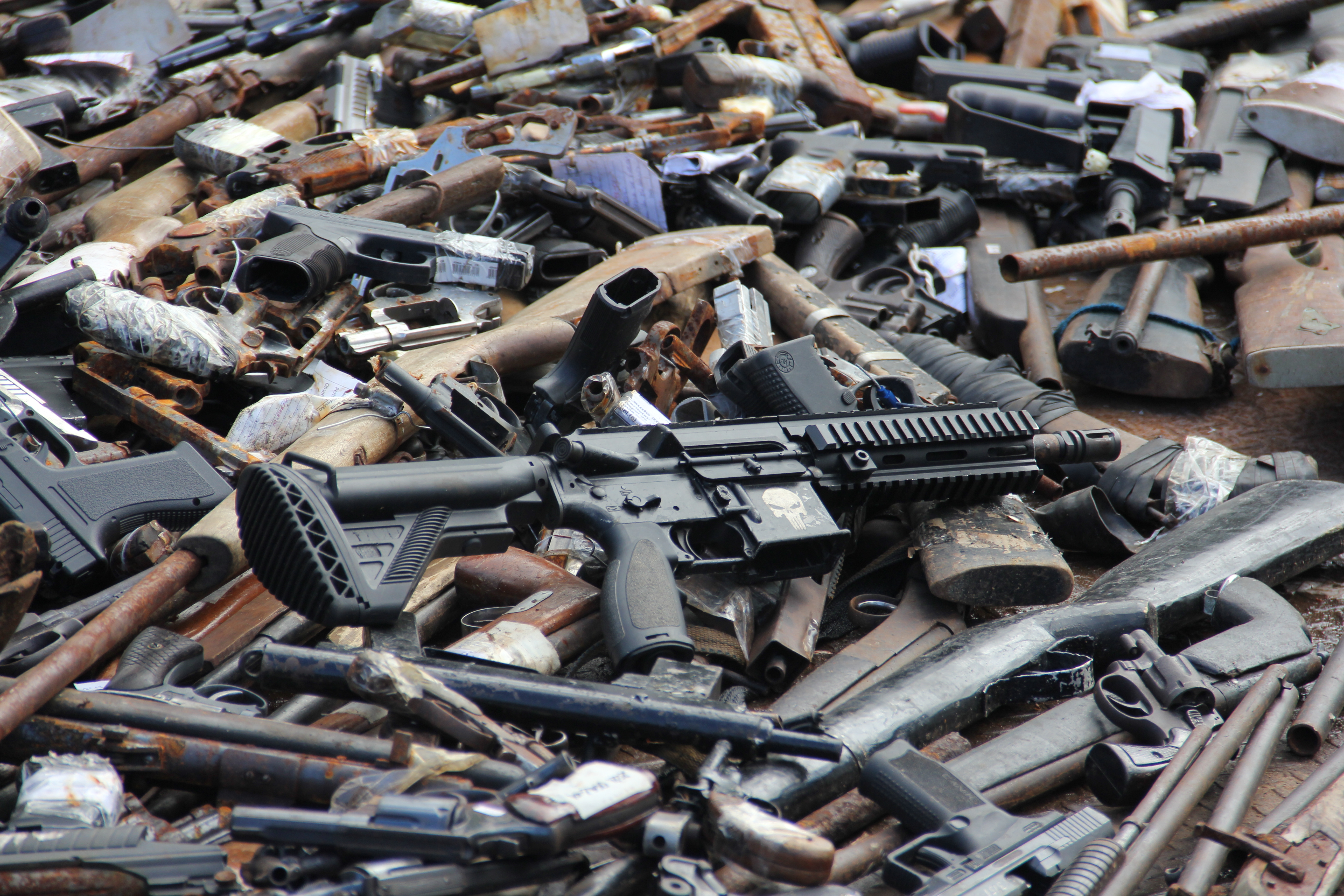 Destruição de armas apreendidas no CORE