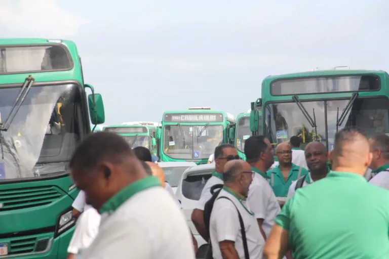 Rodoviários em estado de greve
