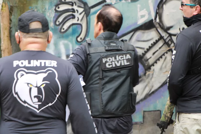 Homem preso no centro de Salvador