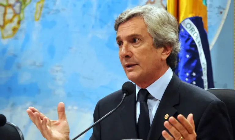 STF libera Collor para cumprir pena em regime domiciliar