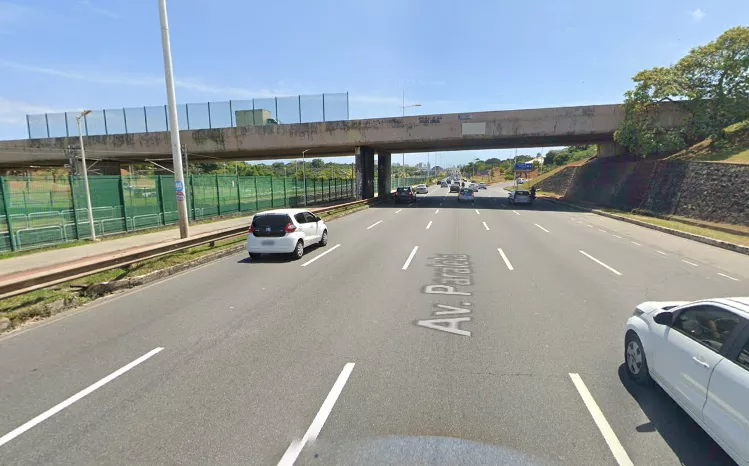 Salvador: Policial militar é esfaqueado no rosto durante assalto em avenida movimentada