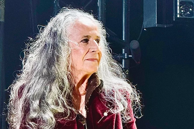 'A natureza grita', diz Maria Bethânia após enchente atingir Santo Amaro