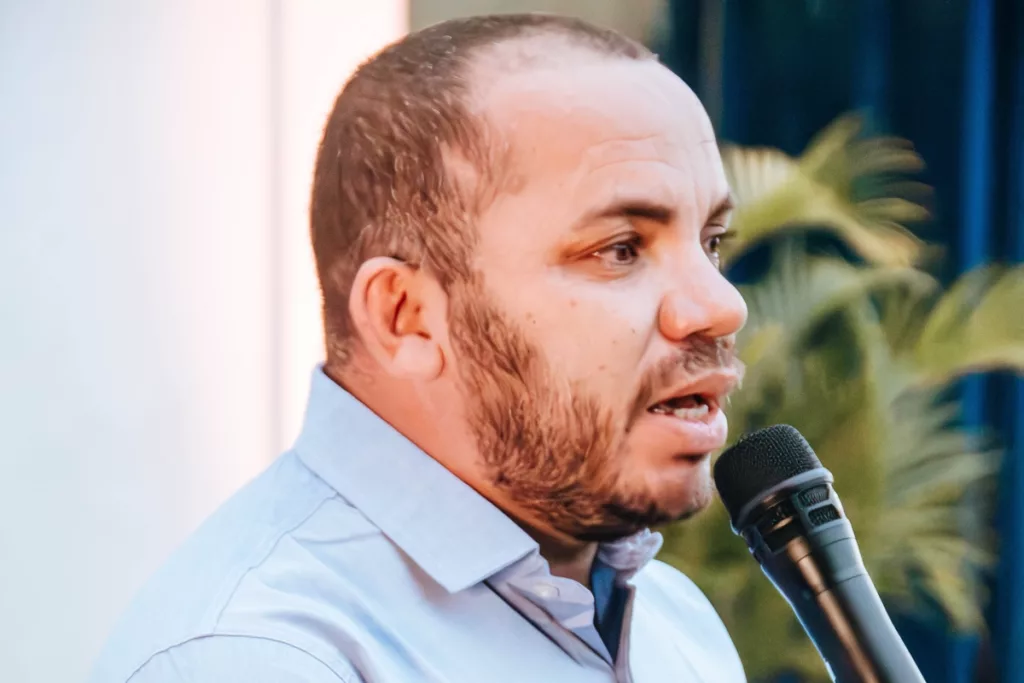 VÍDEO: Prefeito no extremo-sul da Bahia anuncia rompimento com ACM Neto por motivo inusitado VÍDEO: Prefeito no extremo-sul da Bahia anuncia rompimento com ACM Neto por motivo inusitado