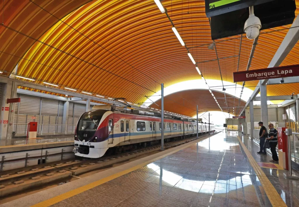 Problema operacional afeta funcionamento do metrô de Salvador neste domingo
